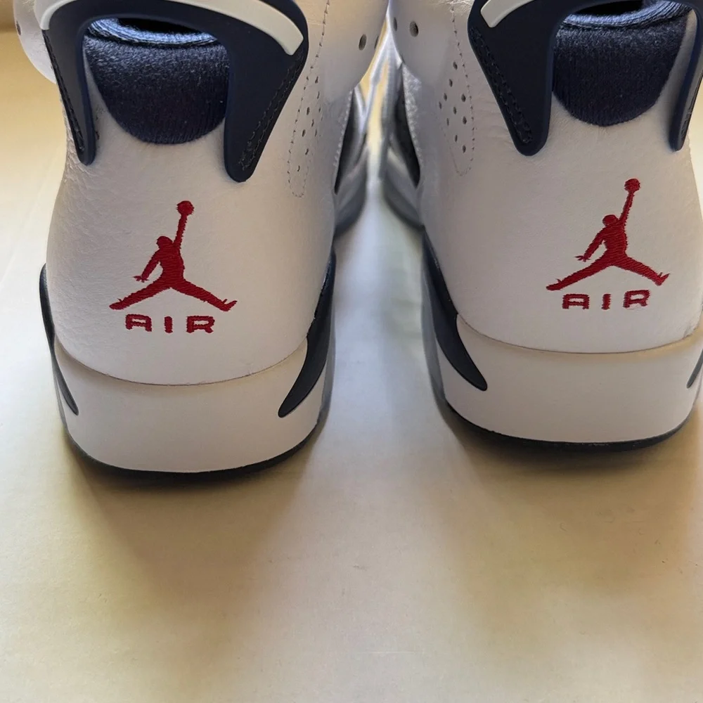 Air Jordan 6 Retro/AUTHENTIC 

Men size 10.5

Blue, White and Red - Picture 9 of 14